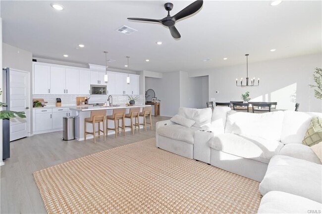 Photo - 1001 Pomelo Ave