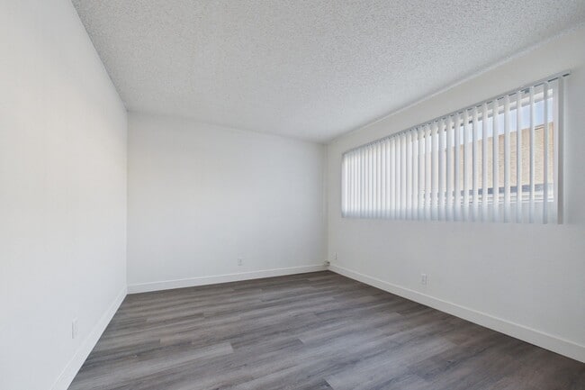 Photo - Cedar Court Apartments