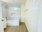 Photo - 2133 W Columbia St Apartment Unit B