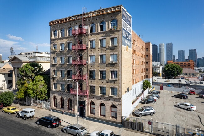 Building Photo - Landmark Towers