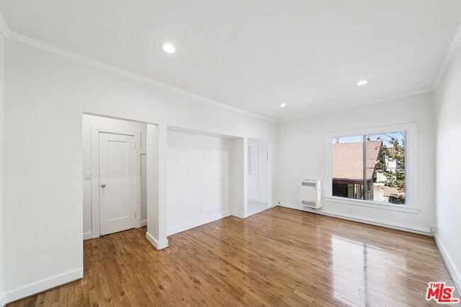 Photo - 1267 Vin Scully Ave Unit 24