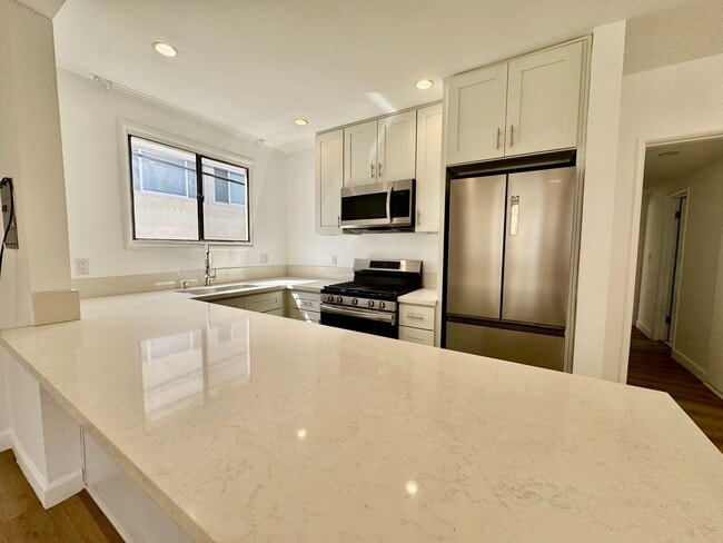 Photo - 337 Rexford Dr Unit 337 S Rexford Dr  8
