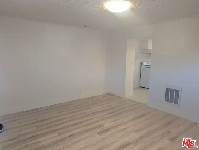 Photo - 3837 Sedgwick Ave