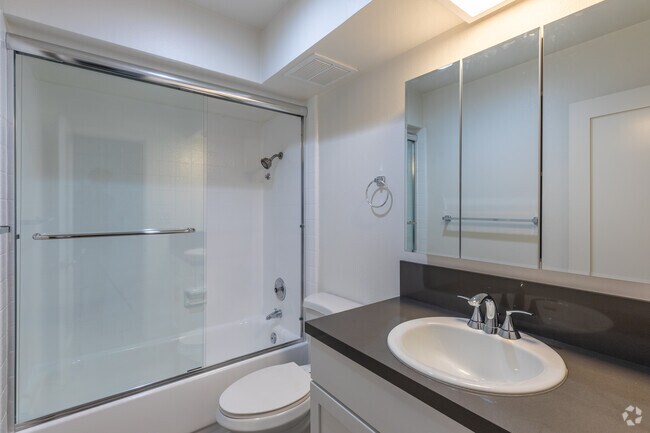 1BR, 1BA - 750SF - Chula Vista Terrace *$600 Off*