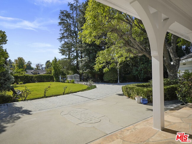 Photo - 13161 Addison St