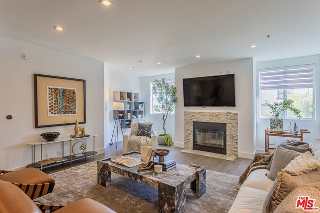 Photo - 120 Crescent Dr Unit 304