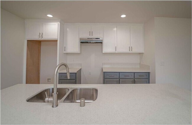 Photo - 326 E 73rd St Unit 73(328B)