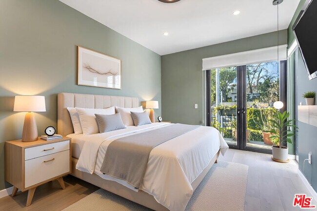 Photo - 906 Benton Wy