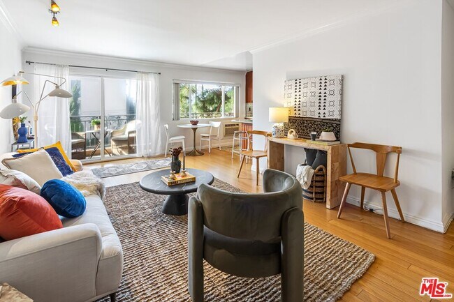 Photo - 1154 S Barrington Ave Unit 201