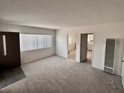 Photo - 969 W 25th St