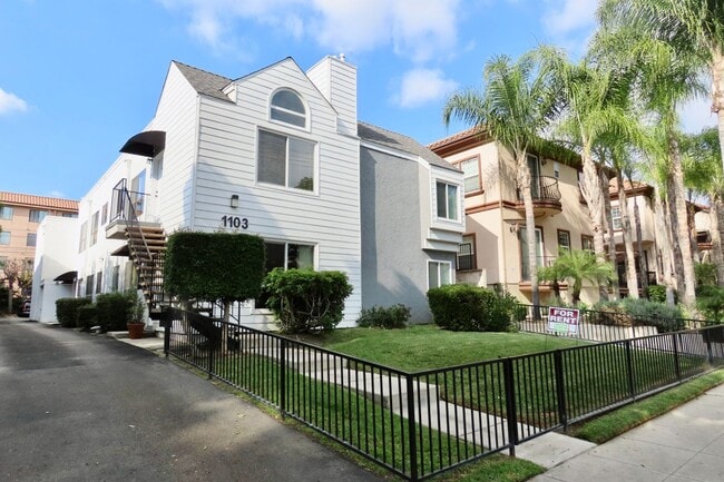 Photo - 1103 W Angeleno Ave