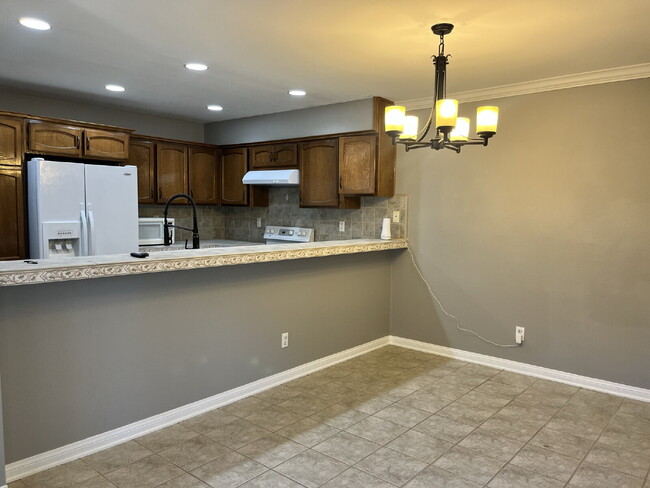 Photo - "Charming 3-Bed Oasis with 2 Baths in Moor...