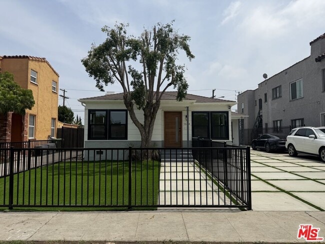 Building Photo - 1614 Hauser Blvd