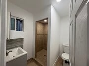 Master washroom - 131 E 84th Pl