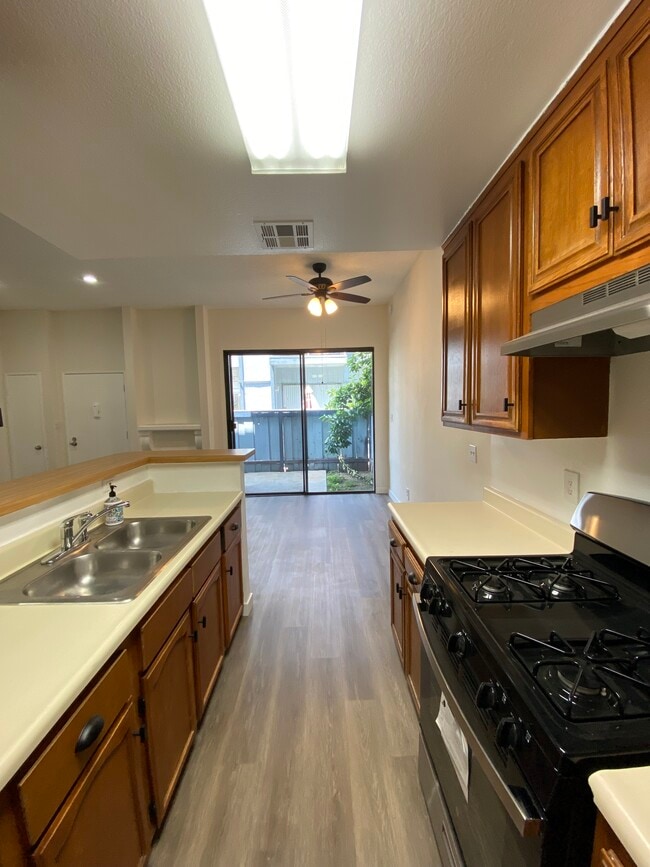 Photo - 14520 Plummer St