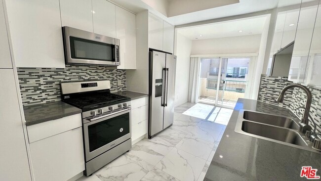 Photo - 5420 Sylmar Ave Unit 314