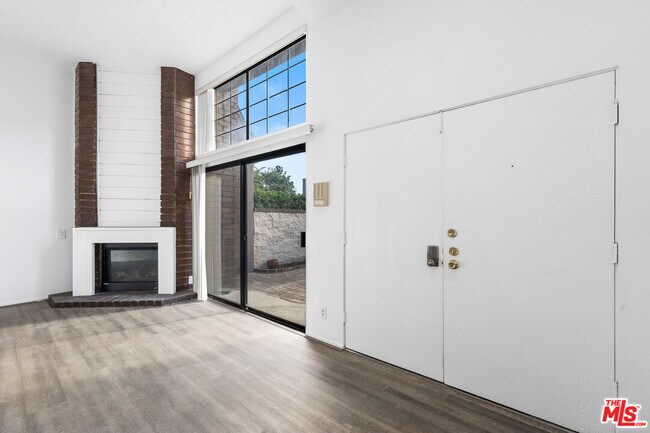 Photo - 4640 Glencoe Ave Unit 2