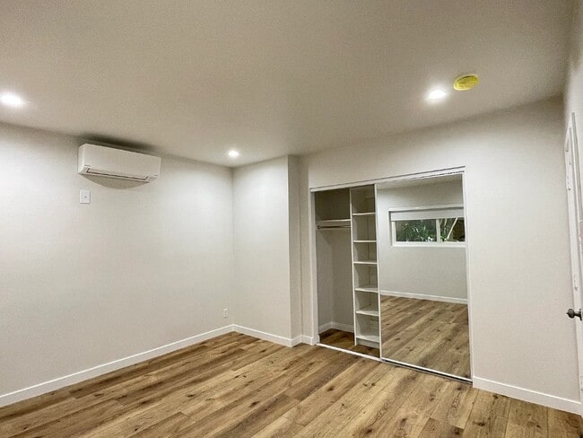 Photo - 5760 Alessandro Ave