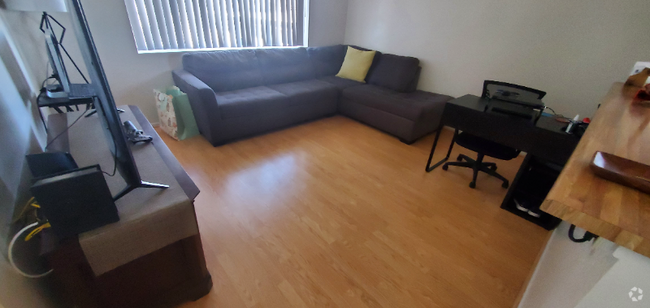 Building Photo - 4446 W 136th St Unit 4 Rental