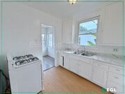 Photo - 315 W Queen St