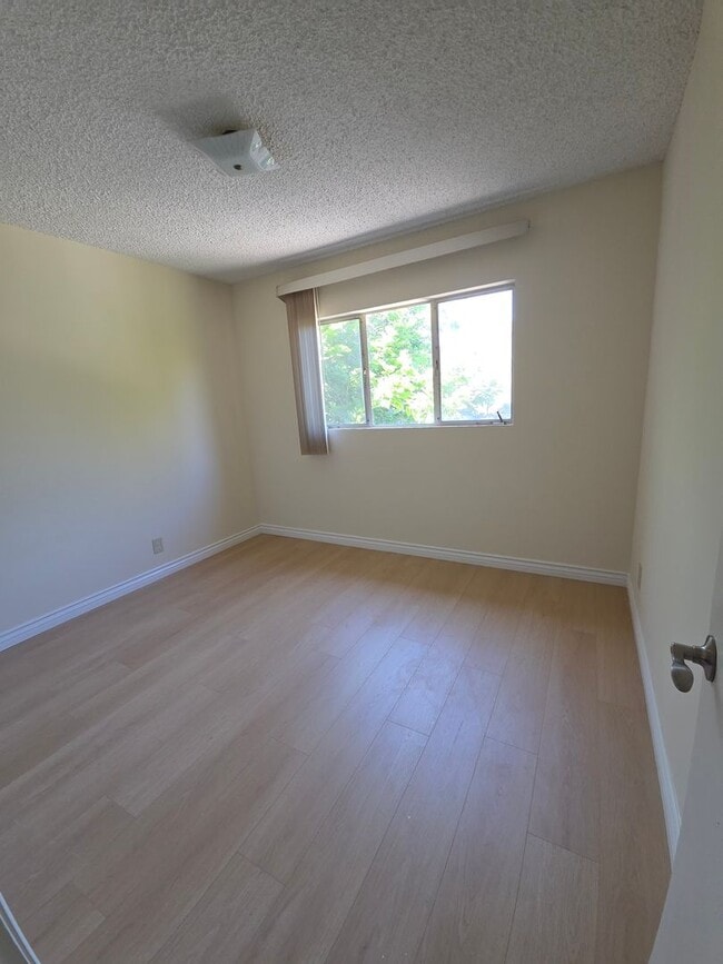 Photo - #713 Unit B