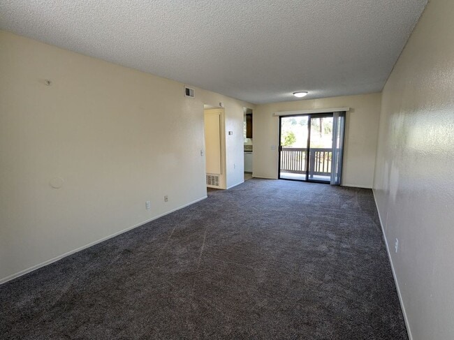 Photo - 11915 Pike St