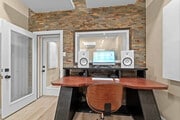 Music Studio - 6669 De Longpre Ave