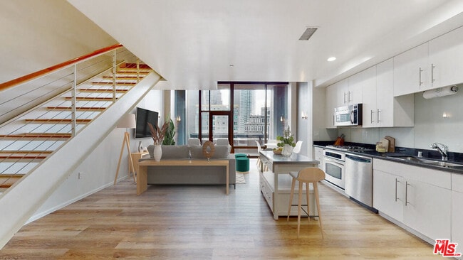 Photo - 1100 Wilshire Blvd Condo Unit 1708