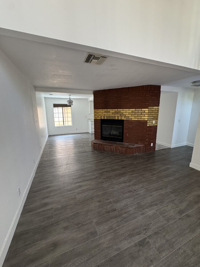 Photo - 2307 N Cahuenga Blvd