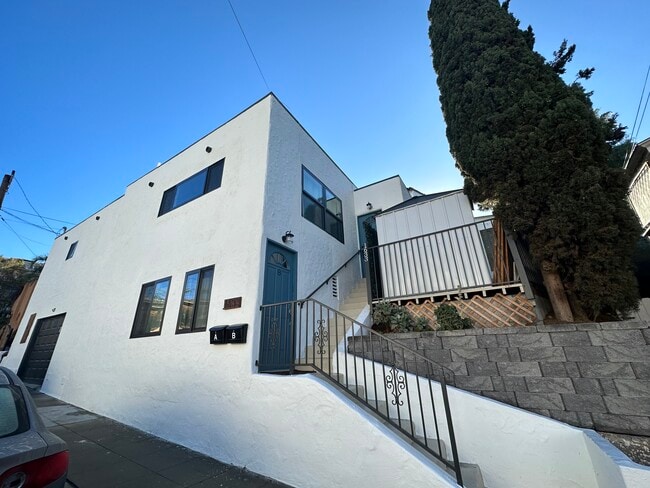 Photo - 1633 Glenwood Dr Unit A