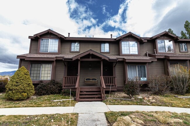 Building Photo - 3 Bedroom 2 Bathroom Condo in Big Bear Lake