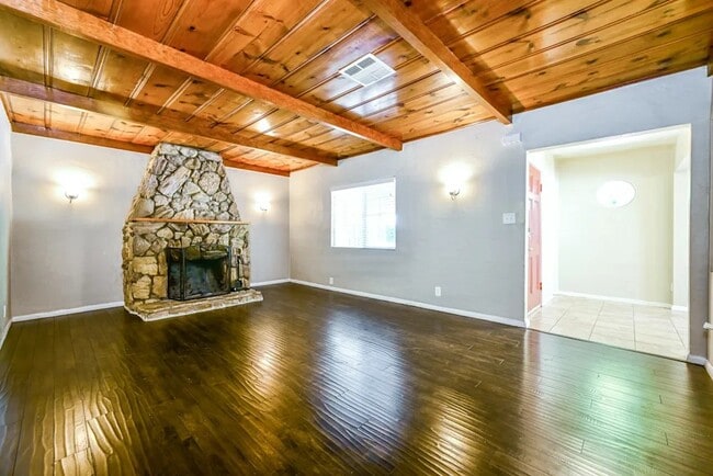 Photo - 3936 Division St