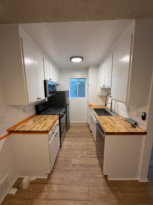 Photo - 1218 McClellan Dr Unit 201