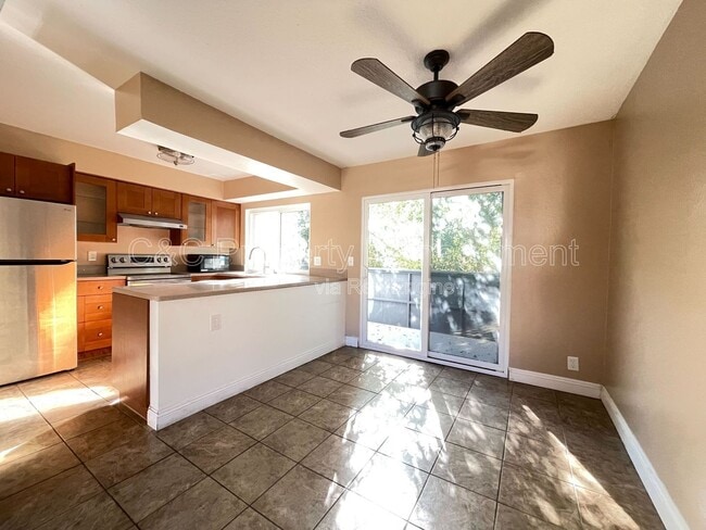 Photo - 8075 Caminito de Pizza Unit G