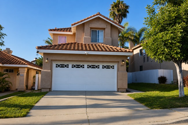 Building Photo - 1215 Adobe Terrace