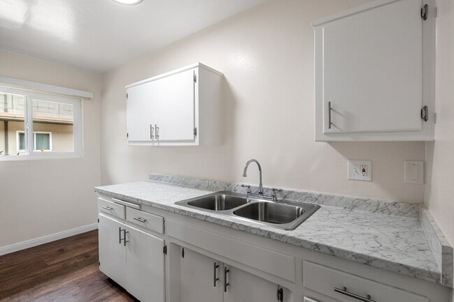 Photo - Woodruff Apartments