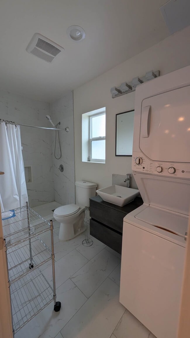 Photo - 158 E Floral Dr Unit #B