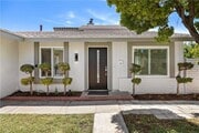 Photo - 822 E Borchard Ave House