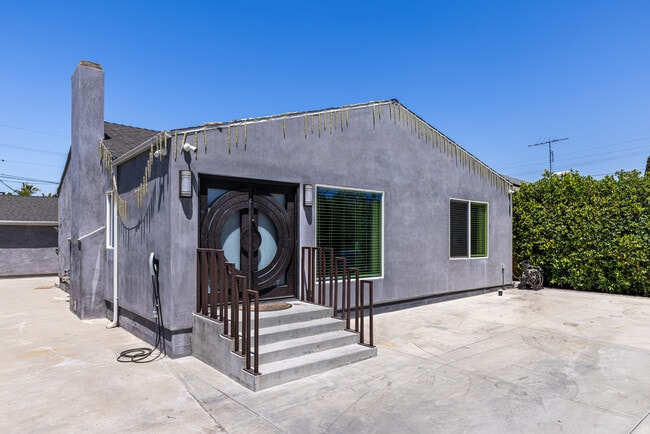 Building Photo - 8141 Hinds Ave