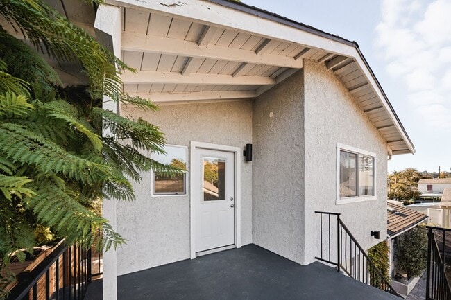 Photo - 611 W Mission St Unit B