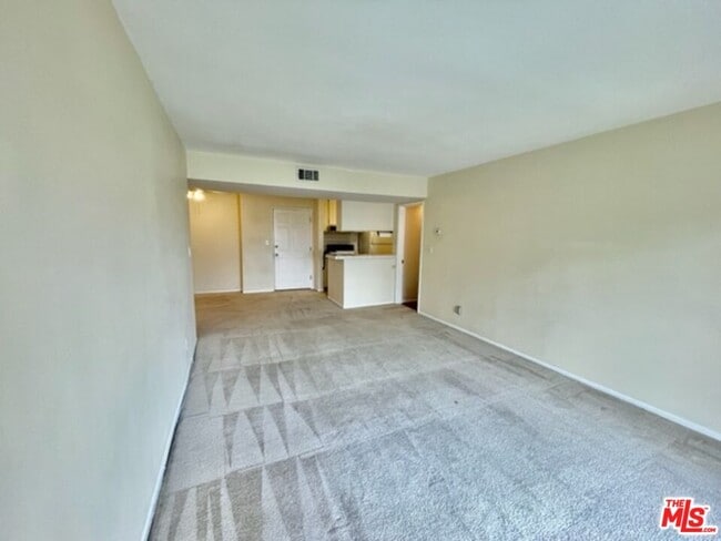 Photo - 18307 Burbank Blvd Unit 207