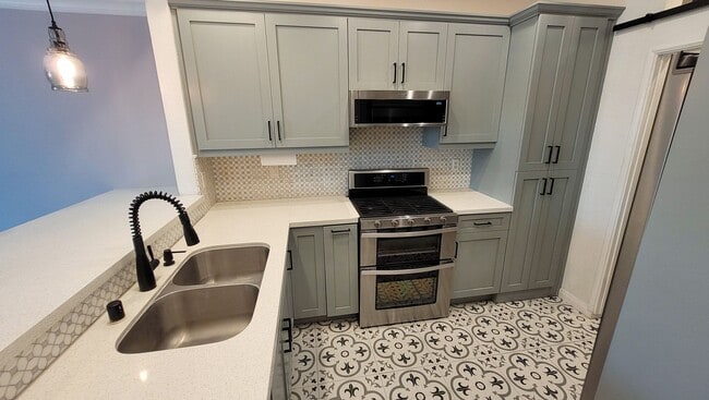 Photo - Downstairs 2 Bed 2 Bath Apartment in Gated Community!