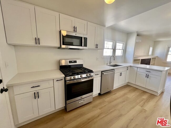Building Photo - 3009 Dalton Ave