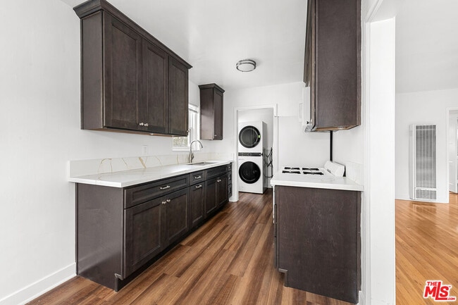 Photo - 4158 Baldwin Ave