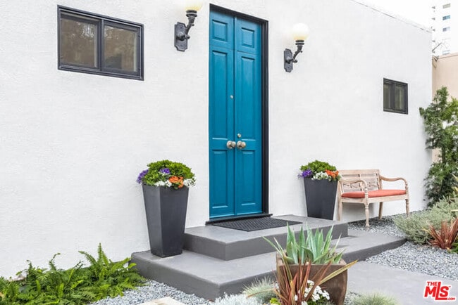 Photo - 9016 Dicks St