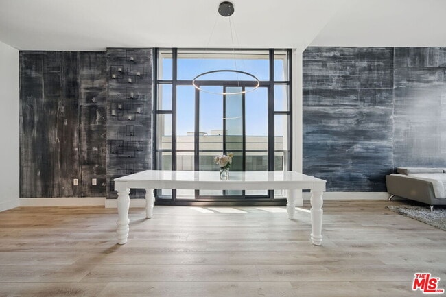 Photo - 3223 W 6th St Unit 406