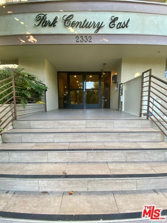 Building Photo - 2332 Fox Hills Dr Unit 307 Rental