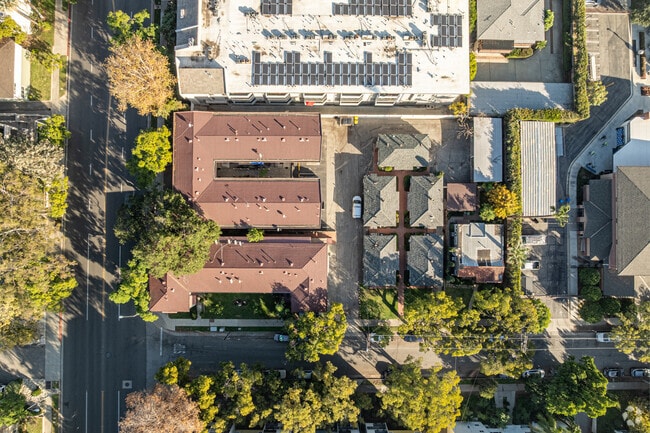 Top Down - 330-350 Waldo Ave