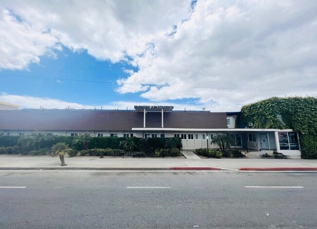 Photo - Premier Apartments