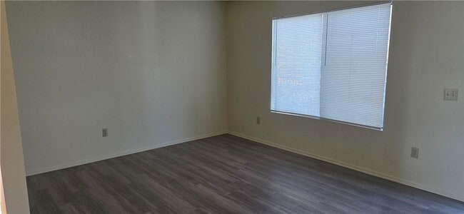 Photo - 1319 Oakwood Dr W Unit 27